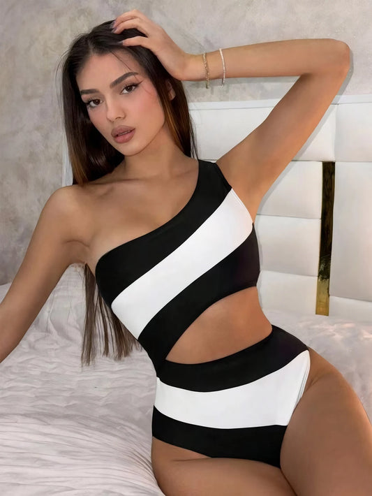 One-shoulder One-piece Two-tone Bathing Suits