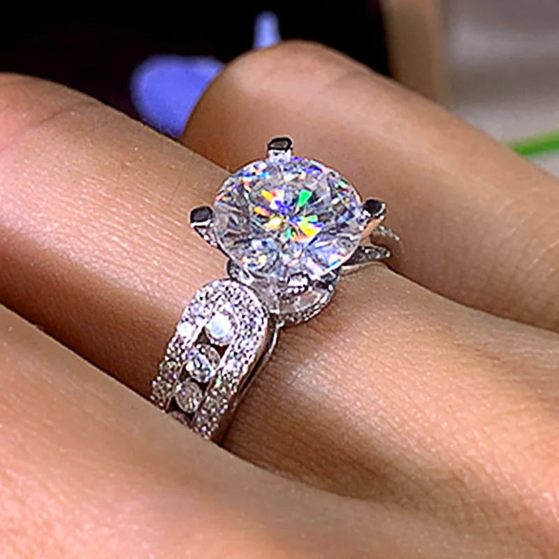 Huitan Modern Brilliant Crystal Cubic Zirconia Ring