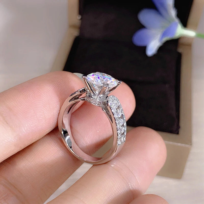 Huitan Modern Brilliant Crystal Cubic Zirconia Ring