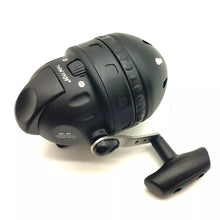 Large Closed Fishing Reel