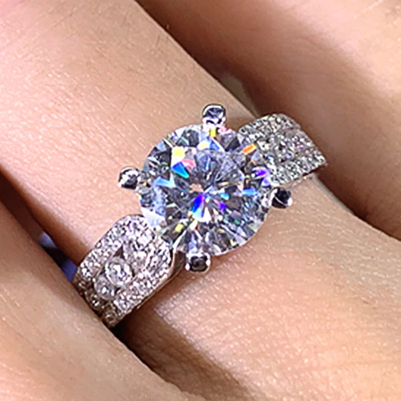 Huitan Modern Brilliant Crystal Cubic Zirconia Ring