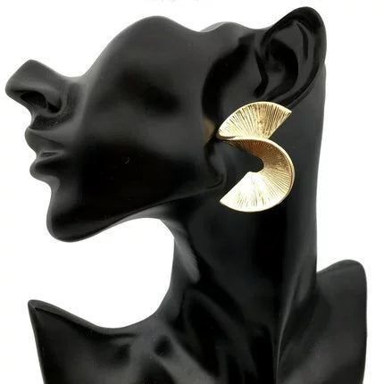 Exaggerated Metal Choker Necklace and Bracelet
