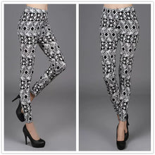 Black and White Rhombus Print Leggings