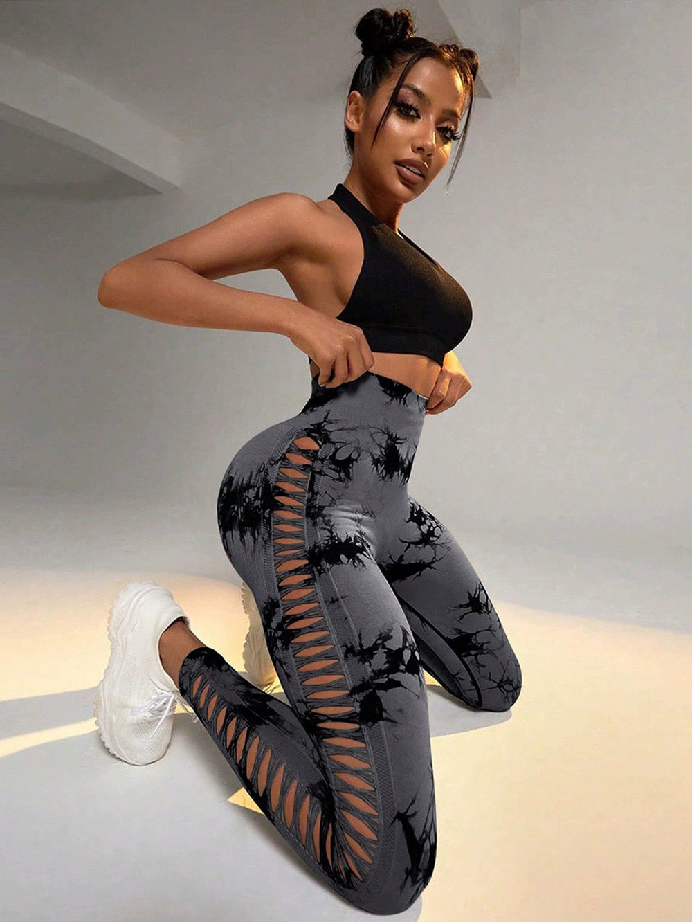 Cutout Hip Raise High Waist Leggings