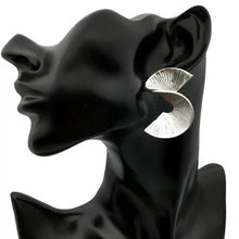 Exaggerated Metal Choker Necklace and Bracelet