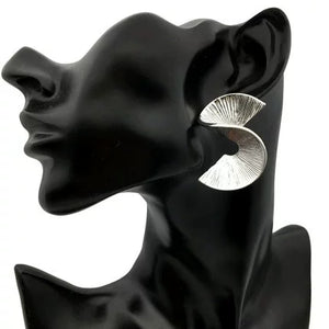 Exaggerated Metal Choker Necklace and Bracelet