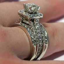 Huitan Paved Sparkling Cubic Zirconia Noble Ring