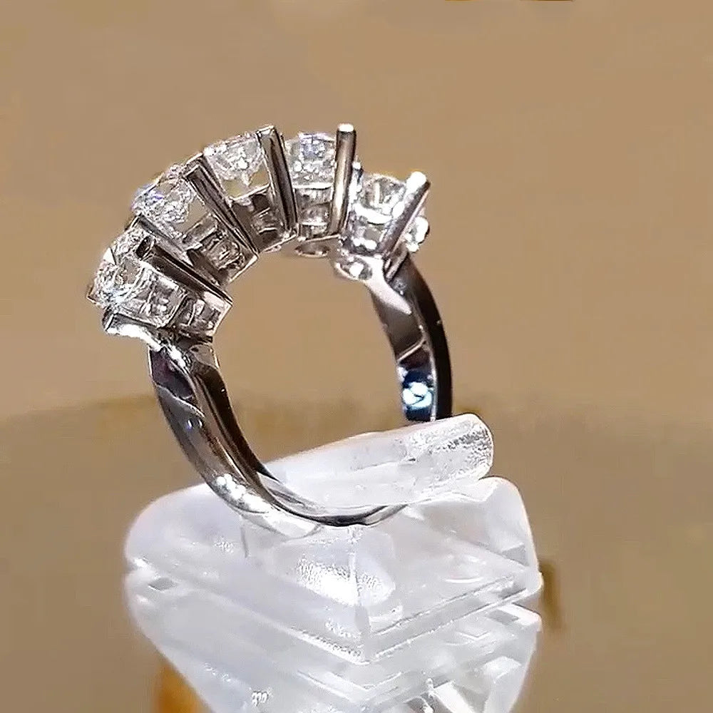 Huitan Simple Stylish Design Women's Rings with 5 AAA CZ Stone