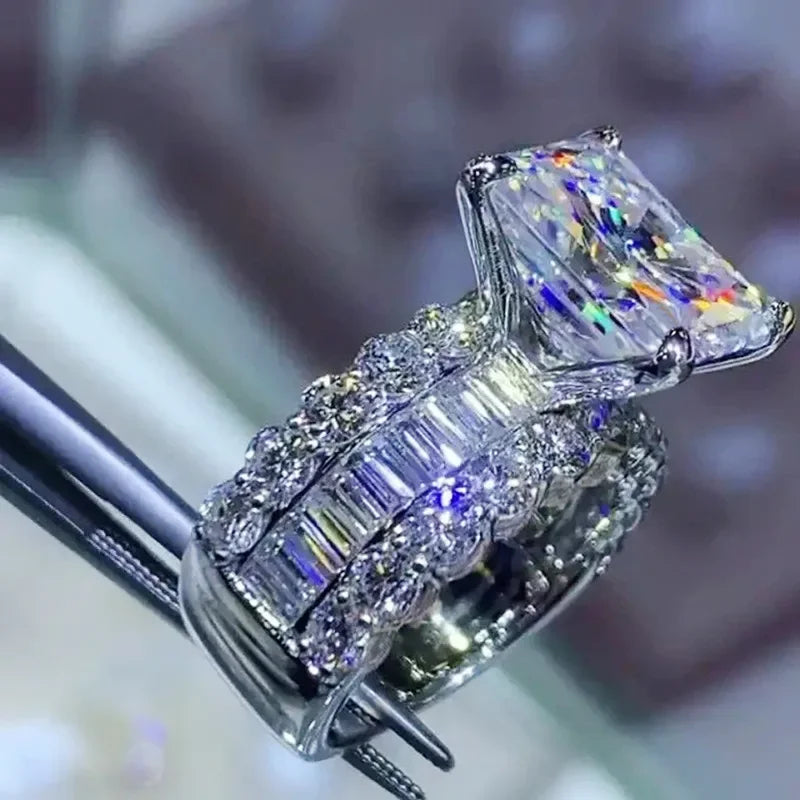 Light Luxury Style Exaggerated Shiny Zircon Ring