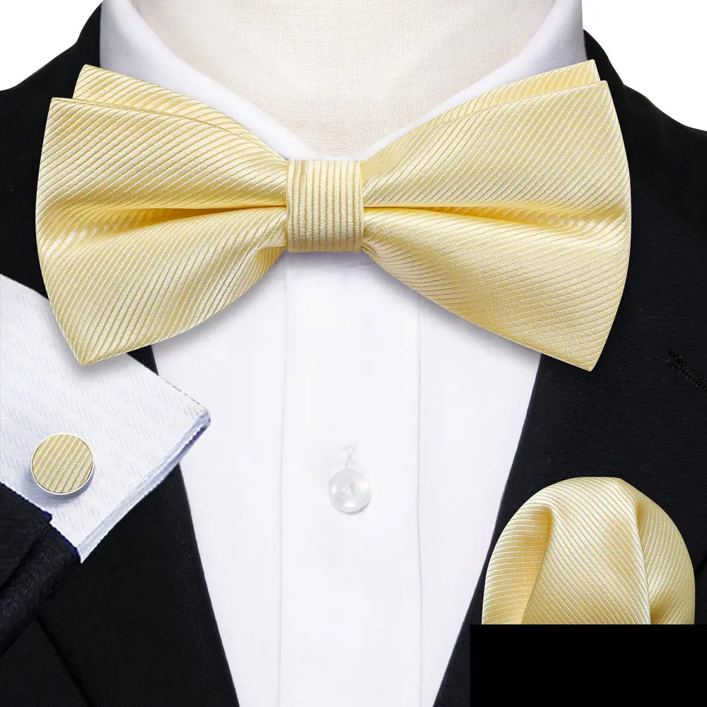 Barry.Wang Silk Bow Tie Hanky Cuffs Set