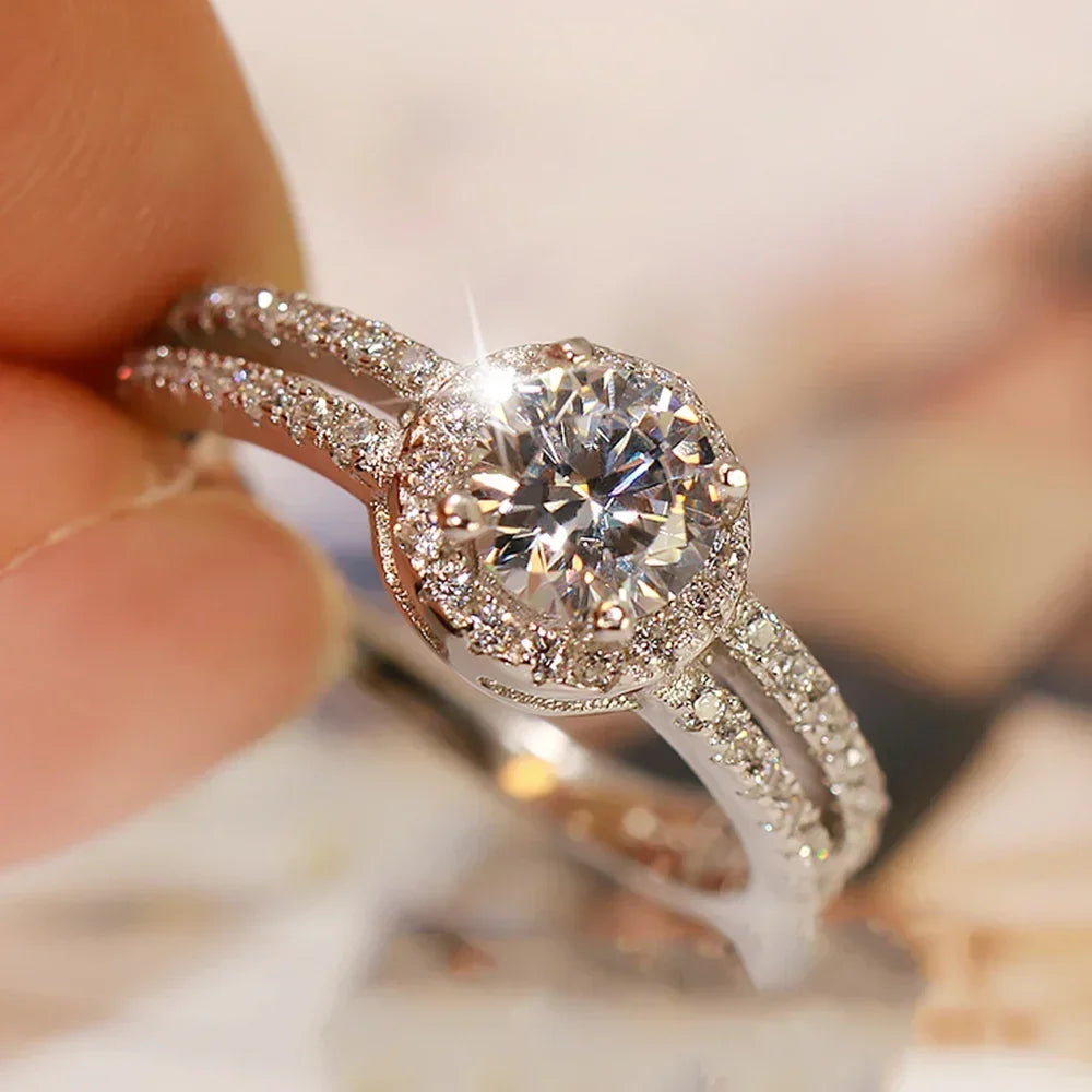 Temperament Round Cubic Zirconia Wedding Ring