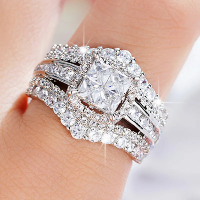 Huitan Iced Out Sparking Cubic Zirconia Ring