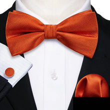 Barry.Wang Silk Bow Tie Hanky Cuffs Set
