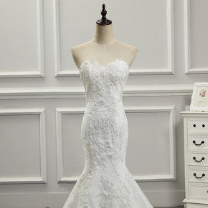 Long Train Lace Appliqued Strapless Slim-Line Sleeveless Wedding Dress