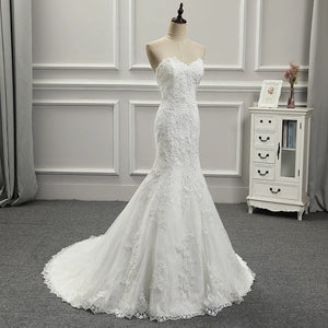 Long Train Lace Appliqued Strapless Slim-Line Sleeveless Wedding Dress