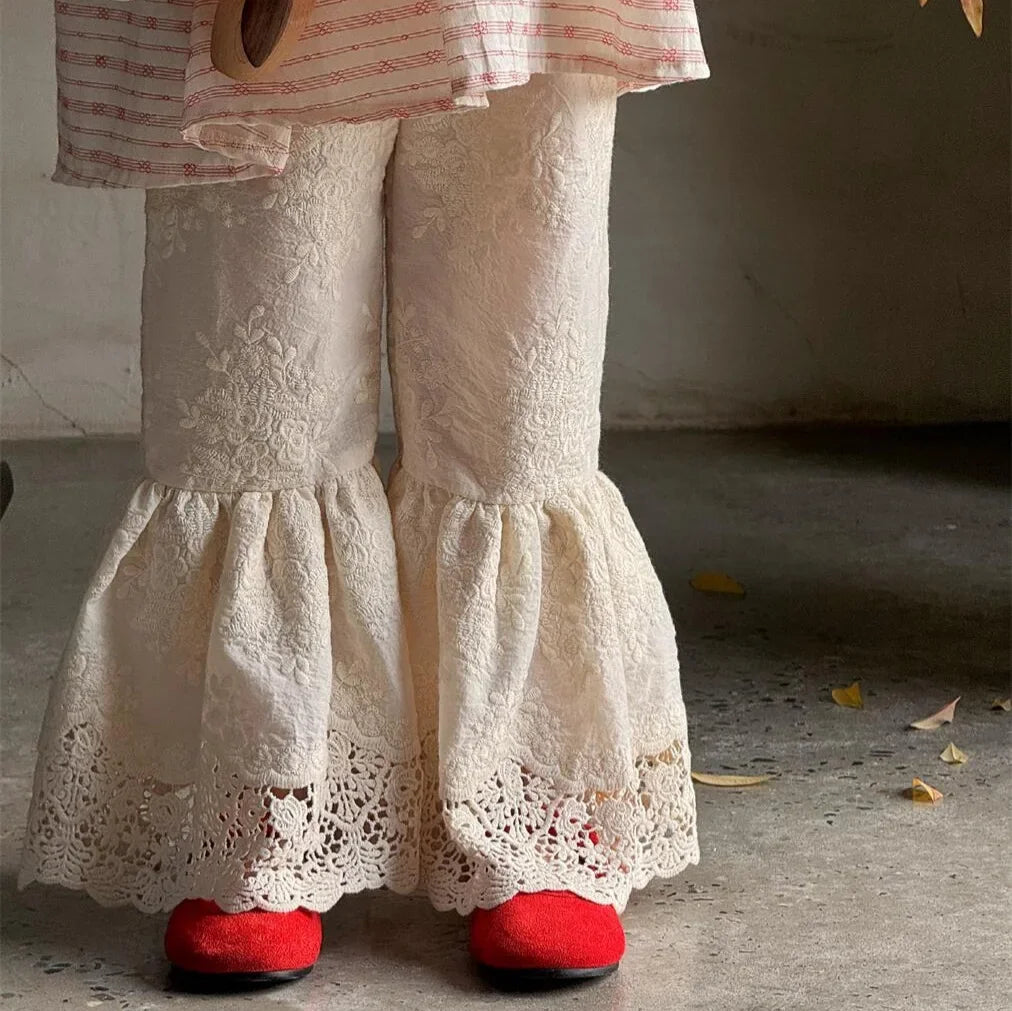 Girl's Fashionable Sweet and Gentle Lace Flared Trousers