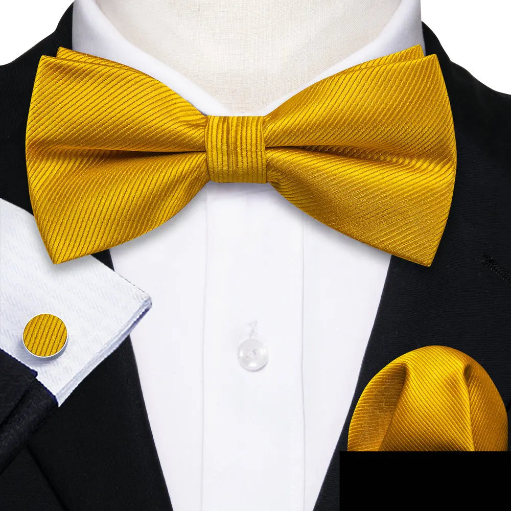 Barry.Wang Silk Bow Tie Hanky Cuffs Set