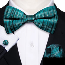 Barry.Wang Silk Bow Tie Hanky Cuffs Set