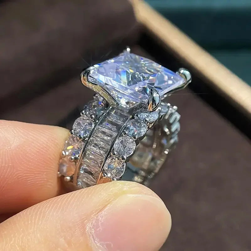 Light Luxury Style Exaggerated Shiny Zircon Ring