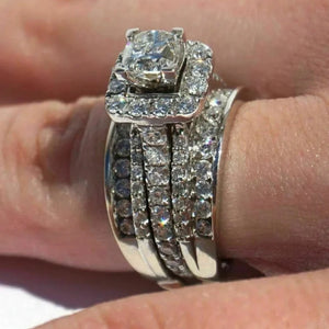 Huitan Paved Sparkling Cubic Zirconia Noble Ring