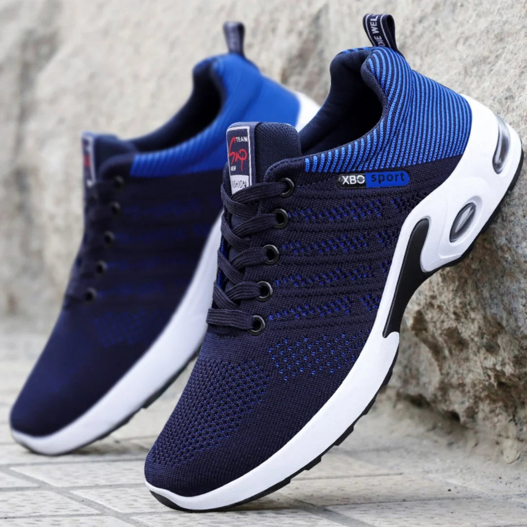 Laced Light Casual Sneakers