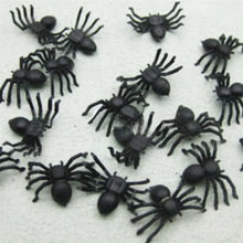 50pcs Halloween Spiders Decorations Small Black Plastic Spiders