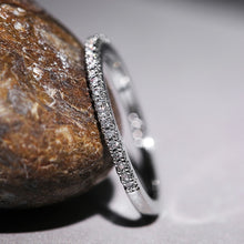 Huitan Minimalist Thin Cubic Zircon Ring