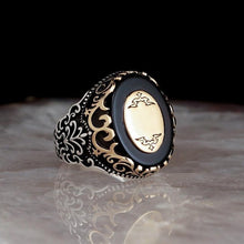 Classic Inlaid Black Stone Zircon Ring