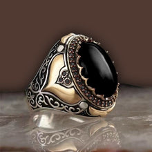 Classic Inlaid Black Stone Zircon Ring