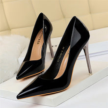 10.5cm High Heel Valentine Pumps